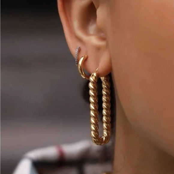 Meet your Posher, Rina - Picture 1 of 1